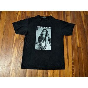 The Hundreds VTG Carmen Electra Mens Medium Shirt in good condition.